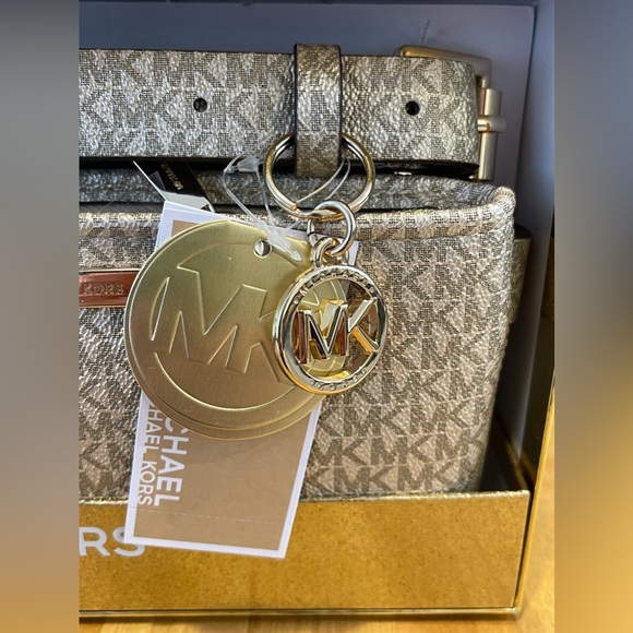 NWT Michael Kors Gift Box MK Signature Belt Wallet Waist Bag Size S/M - Picture 10 of 16